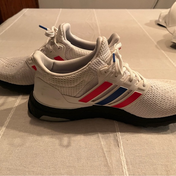 Mens Adidas Ultraboost sneakers - Picture 4 of 4